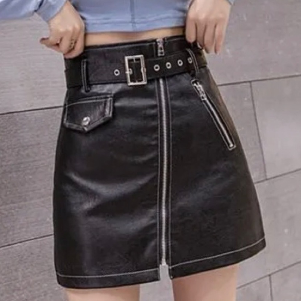 Forever 21 Size Small Faux Leather Biker Zip Front Belted Mini Skirt - Picture 9 of 12